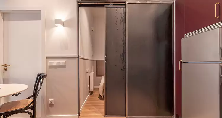 We Fix Closet Sliding Door in Altamonte Springs, FL 