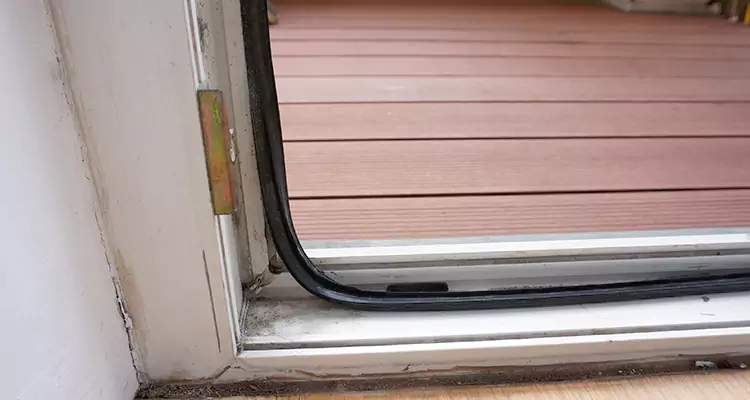 Repair Patio Doors Leaking at Bottom in Altamonte Springs, FL
